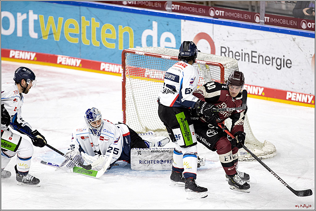 PENNY DEL;  Koelner Haie - Straubing Tigers; Koeln, 14.04.2021
